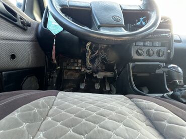 Volkswagen: Volkswagen Passat: 1988 г., 1.8 л, Механика, Бензин, Седан — 11