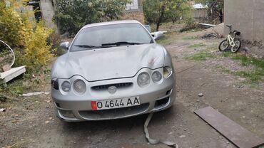 Hyundai: Hyundai Tiburon: 2001 г., 2 л, Механика, Бензин, Купе