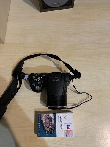 удобный фотоаппарат: Продаём фотоаппарат фирмы Canon,компактный и удобный,помещается в