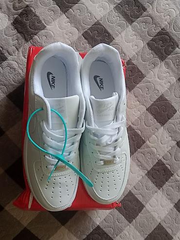 нша 32: Кроссовки, 41.5, 42, Nike, Новый, цвет - Белый, Самовывоз — 1