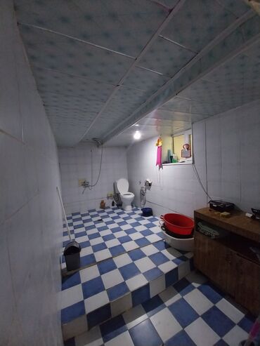 Bağ evlərinin kirayəsi: 220 kv. m, 8 otaq, Hovuzsuz, Artezian quyusu, Su, Telefon — 24