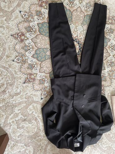 пошив верхней одежды: Костюм M (EU 38), цвет - Черный