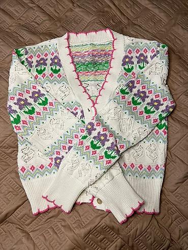 Кофты, свитеры: Набор женских вещей: 1) Жилет из натурального меха (визуально — — 2