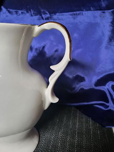 Ostali kućni dekor: Vaza 70te Zajecar porcelan. Vaza porcelanska perfektna,pozlata — 7