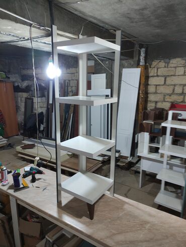 Digər ofis ləvazimatları: Rəf təzə keyfiyytətli mohkəm. Laminatdan olcusu 160 sm hunduru. 40*40 — 10