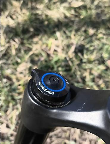 tape: Вилка RockShox 35 - Диаметр ног: 35 мм (маркировка “35” на арке) - — 4