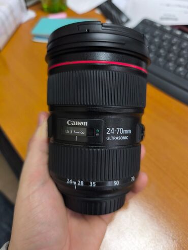 Fotokameralar: Canon EOS-1D X Mark III professional DSLR gövdə. Canon 24-70mm F2.8 — 14