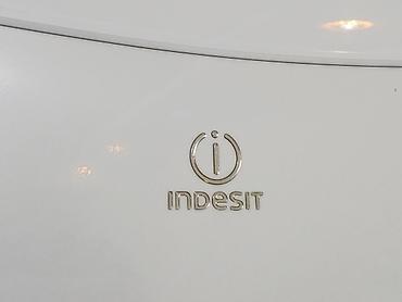 Бытовая техника: Холодильник Indesit, Б/у, Двухкамерный, De frost (капельный), 60 * 190 * 60 — 4