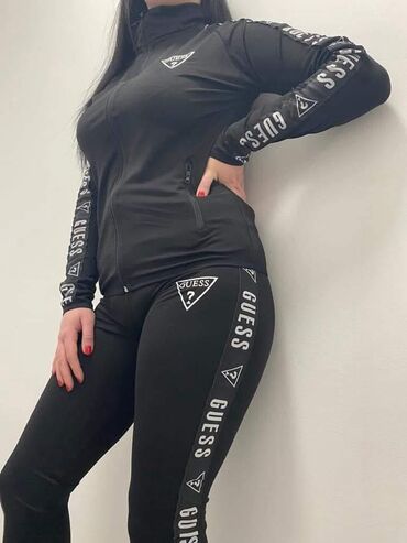 Gornji i donji deo: 11. Komplet trenerka mokra likra dostupna: S M L XL XXL. Cena — 8