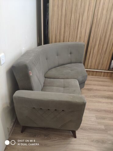 Rəflər: Künc divan, İşlənmiş