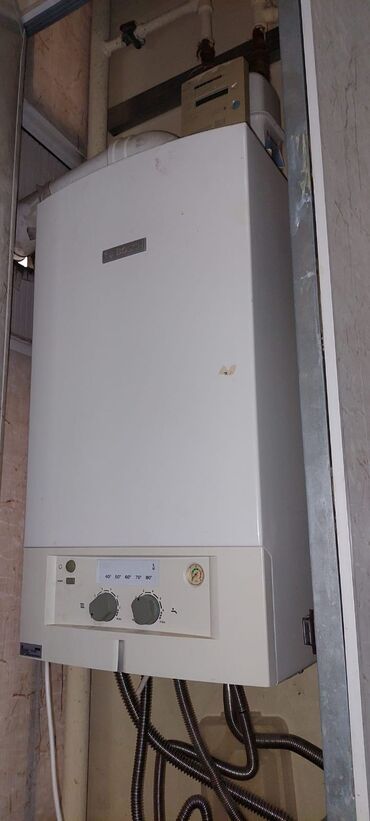 Başqa xidmətlər: Fəhlə axtarılır, 40-50 kg kombini duvardan aşağıya endirib usta işini