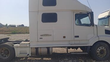нужна машина для перевозки груза: Тягач, Volvo, Без прицепа