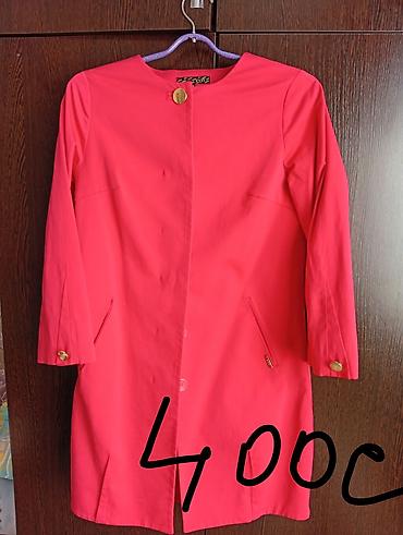 Плащи: Женская верхняя одежда и пиджак — несколько моделей. 1) Бежевый тренч — 4