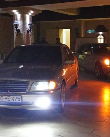 Mercedes-Benz: Mercedes-Benz 220: 2.2 l | 1995 il Sedan — 1