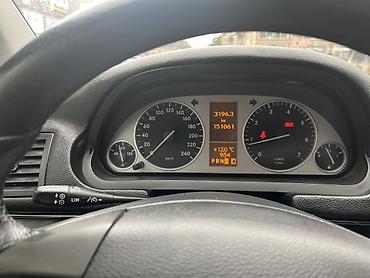 mersedes b klass: Mercedes-Benz B 180 – ağ rəngli, 5 qapılı kompakt hetçbek. İdeal — 6