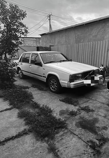 передок на трактор: Volvo 740: 1988 г., 2 л, Механика, Бензин, Седан