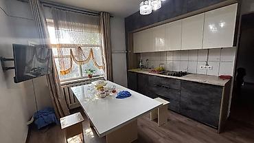 Кыймылсыз мүлк: Продается дом в Кара Балте на границе с Алексеевкой. 5ком Уч 5,5сот — 6