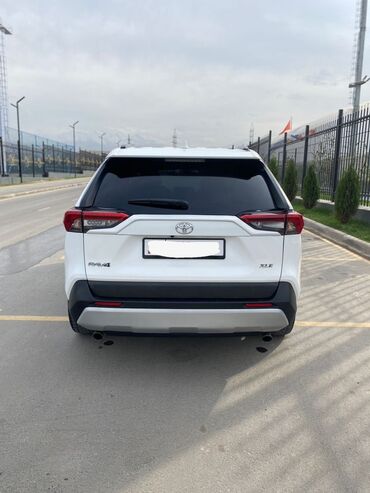 Toyota: Toyota RAV4: 2020 г., Автомат, Бензин, Кроссовер — 4