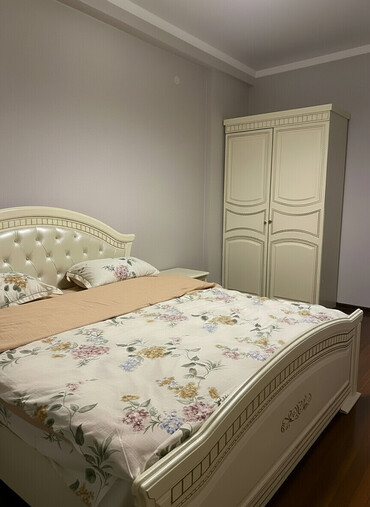 Посуточная аренда квартир: 2 комнаты, Постельное белье, Кондиционер, Парковка — 1