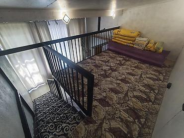 уголок на: Задаётся по суточно Студия с антресолью и отдельной спальней на втором — 3