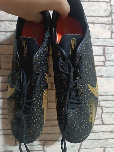 Kişi ayaqqabıları: Nike airzoom futbol ayaqqabisi 1defe islenilib.Dislidi 45 razmer — 1