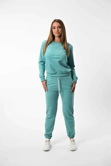 Gornji i donji deo: Ženska dukserica žute boje sa dugim rukavima i okruglim izrezom — 33