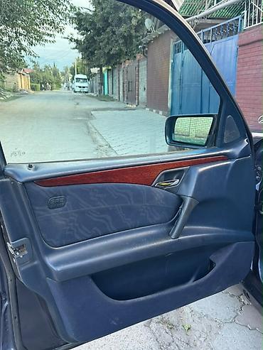 газ стандарт: Mercedes-Benz E-Class: 1997 г., 3.2 л, Автомат, Газ, Седан — 9