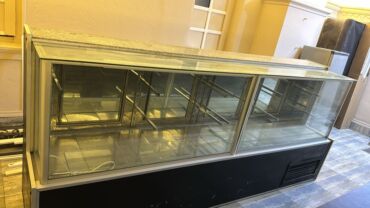 Biznes üçün program təminatı: Vitrin soyuducu satilir.Ölçü 2.40dir. super veziyyetdedir. 6 ayda