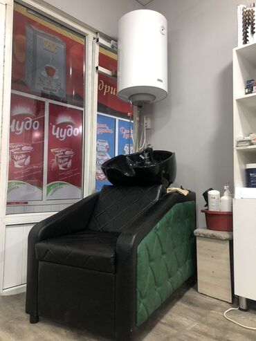 Коммерческая недвижимость: Оборудование для салона: Состав комплекта: - 3 зеркальные поста ESTEL