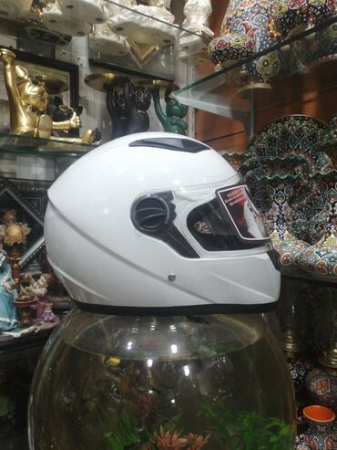 Moto dəbilqələr: 1-ci şəkildəki Baqaj 95 aznMoto Dəbilqələr Ag qarşı enli şüşəli 29azn — 12