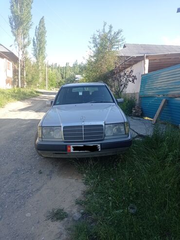 машина саната: Mercedes-Benz W124: 1989 г., 2 л, Механика, Бензин, Универсал