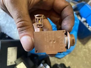 delovi alternatora: SENZOR KVALITETA VAZDUHA 4H0907658 | Audi vw delovi 06******** — 1
