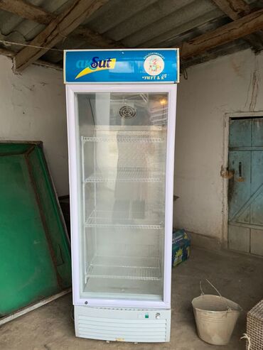 Другая бытовая техника: Продаётся витринный холодильник. 
цена :25000 торг есть