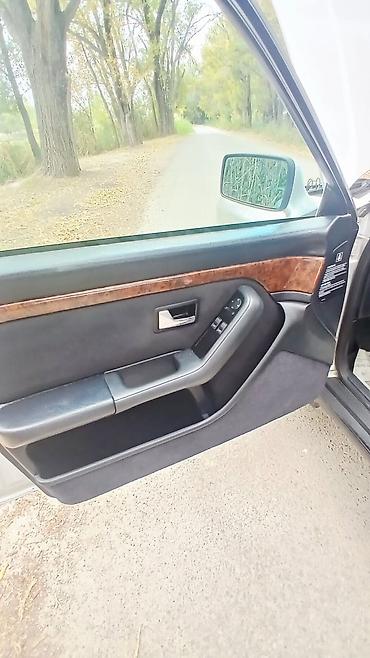 bmw 24: Audi 80: 1993 г., 2 л, Механика, Бензин, Седан — 6