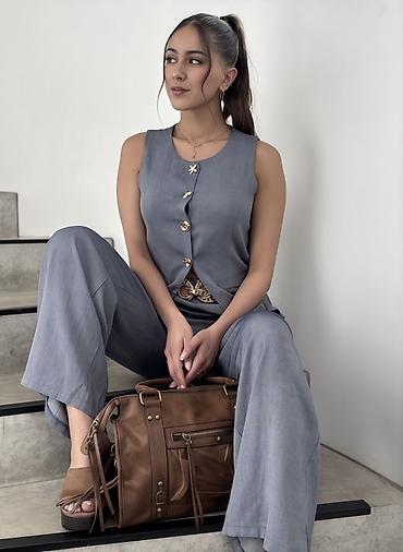 clockhouse basic: Ženski komplet prsluk + pantalone, sivo-plavi
3500 din 
S M L — 1