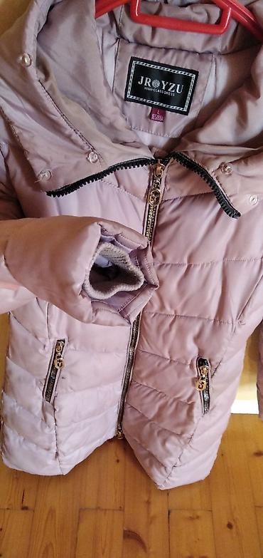 Üst geyimi: Sindifon qalin kurtka.15 manat.M-L olcuye uygundu.Az istifade — 4