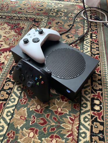 бу жылыткыч: X Box Series S 1b
в комплекте кабеля и 2 ориг джойстика