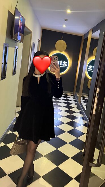 узбекские платья из панбархата: Кече көйнөгү, А-силуэт, Кыска модель, Жеңдери менен, Таштар, M