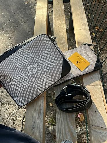 Барсетки: Барсетка, Louis Vuitton, Материал: Экокожа, Застежка на молнии, Множество карманов, Моющийся материал, Новый — 4
