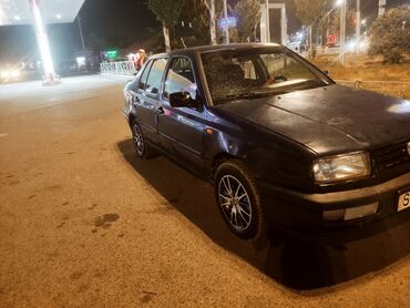 volkswagen b6: Volkswagen Vento: 1993 г., 1.6 л, Механика, Бензин, Седан