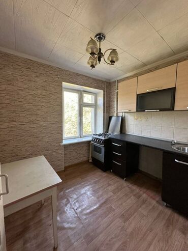 суточный квартира бишкек политех: 1 комната, 32 м², Хрущевка, 3 этаж, Косметический ремонт