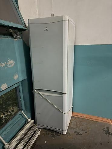 Холодильник Indesit, Б/у, Двухкамерный, No frost, 180 *