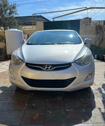 Hyundai: Hyundai Elantra: 1.8 l | 2013 il Sedan