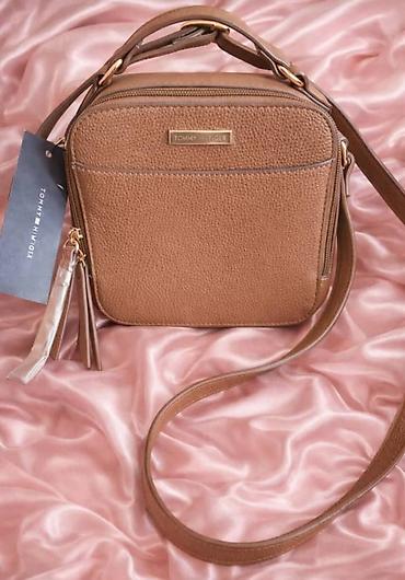 Сумкалар: Классикалык сумка, Tommy Hilfiger, АКШ, Материалы: Эко булгаары, Куру жөнгө салынат, Аялдарга, Жаңы — 1