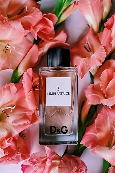 светло голубые: 💙💙💙💙Шикарный запах!!! Dolce & Gabbana Light Blue  (духи Дольче — 5