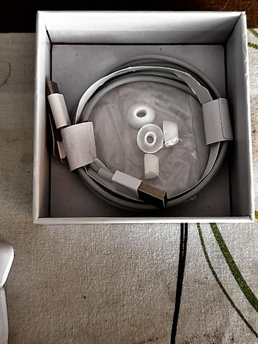 bluetooth qulağlığ: Tezedi hec istifade olunmuyub Simsiz qulaqcıq – ağ rəng, şarj qabı ilə — 4