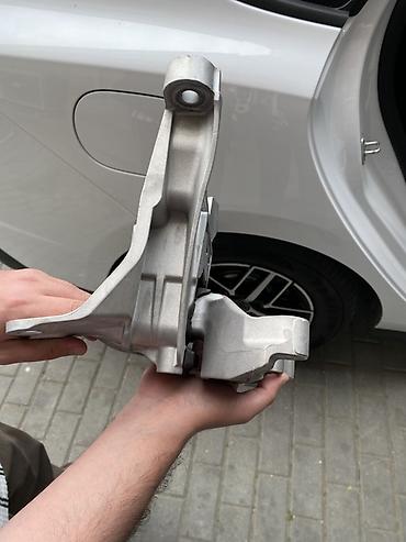 Моторы и детали моторов: Changan A05 2025 orijinal mühərrik dayağı/braketi - İstehsalçı — 1