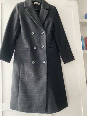 moda larissa пальто: Пальто черное в клетку. Alexandra Moda. Б/у. Материал шерсть и