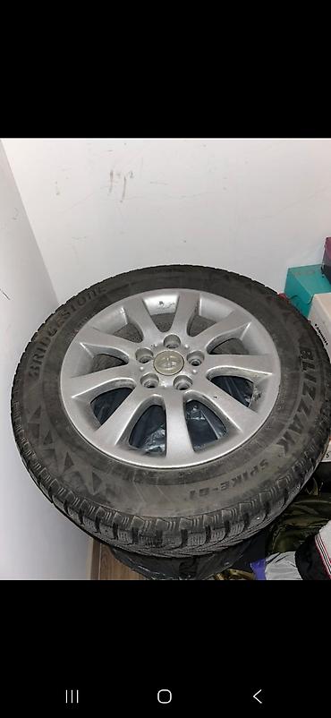 Шиналар жана дисктер: 1) Зимний комплект 215/60 R16 с дисками, Япония. 28тыс сом. 2) Зимний — 3