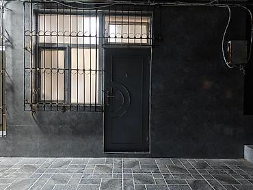 Uzunmüddətli kirayə mənzillər: Aileli,usaqli sexslere verilmir.Kirayə üçün 1 otaqlı, mebel və məişət — 11